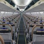 現在の画像に代替テキストがありません。ファイル名: 機内.jpg